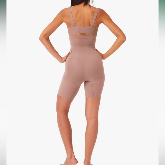 Spanx seemless higher power shorts - Picture 2 of 6